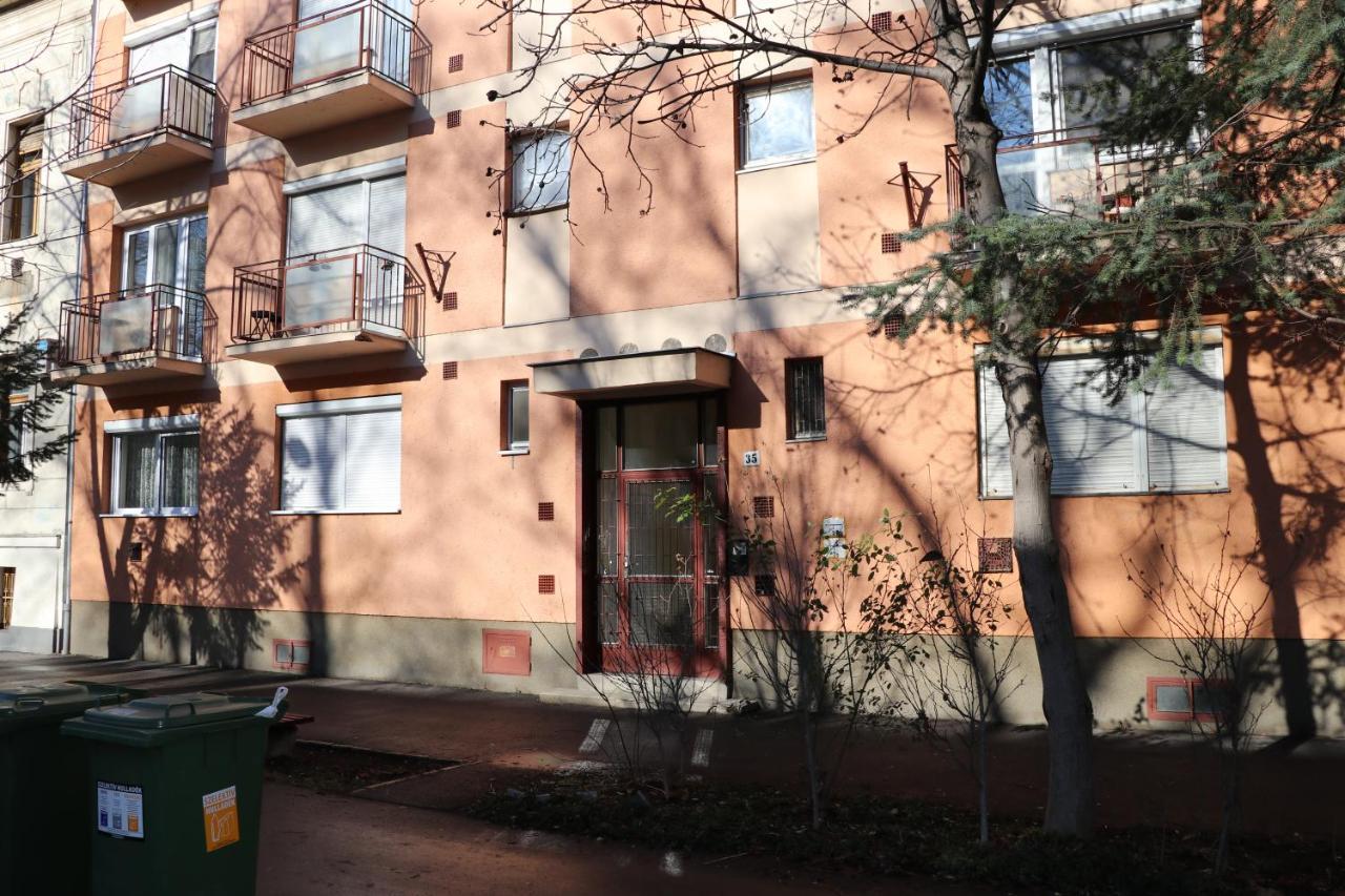 Petofi Apartman Apartment Сегед Екстериор снимка