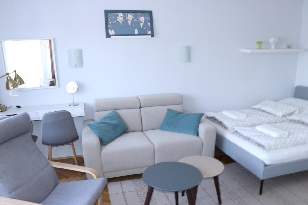 Petofi Apartman Apartment Сегед Екстериор снимка